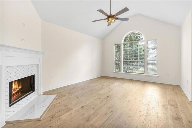 Building Photo - 1366 Valmont St