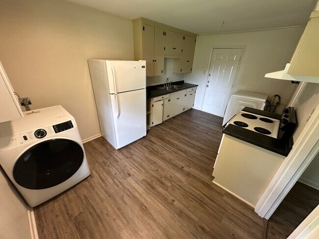 Building Photo - Pecan Units
