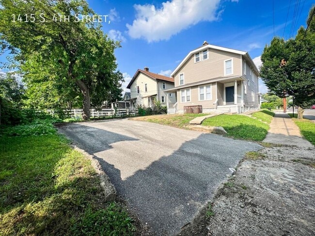 Building Photo - 1415 S 4th St