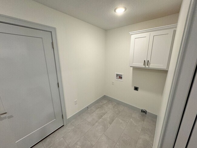 Building Photo - 4756 Raven Crk Dr