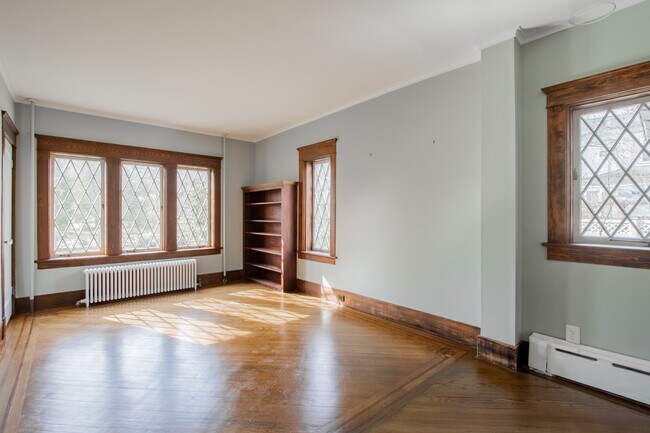 Building Photo - 3 Monmouth Ave