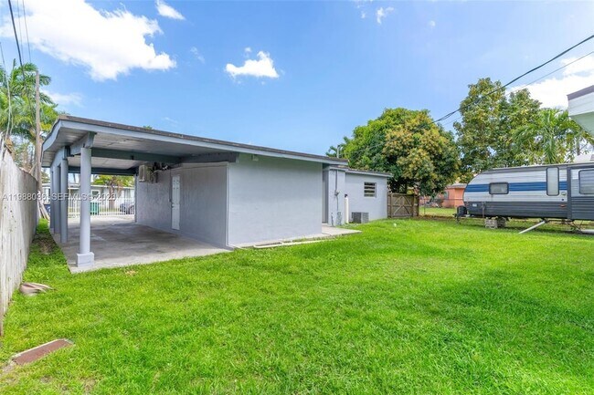 Building Photo - 26620 SW 136th Ave