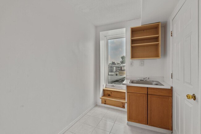 Building Photo - Available Now! Massive, Recently Renovated...