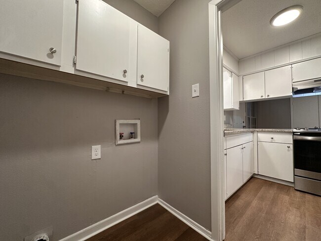 Building Photo - 4708 Pinson Dr