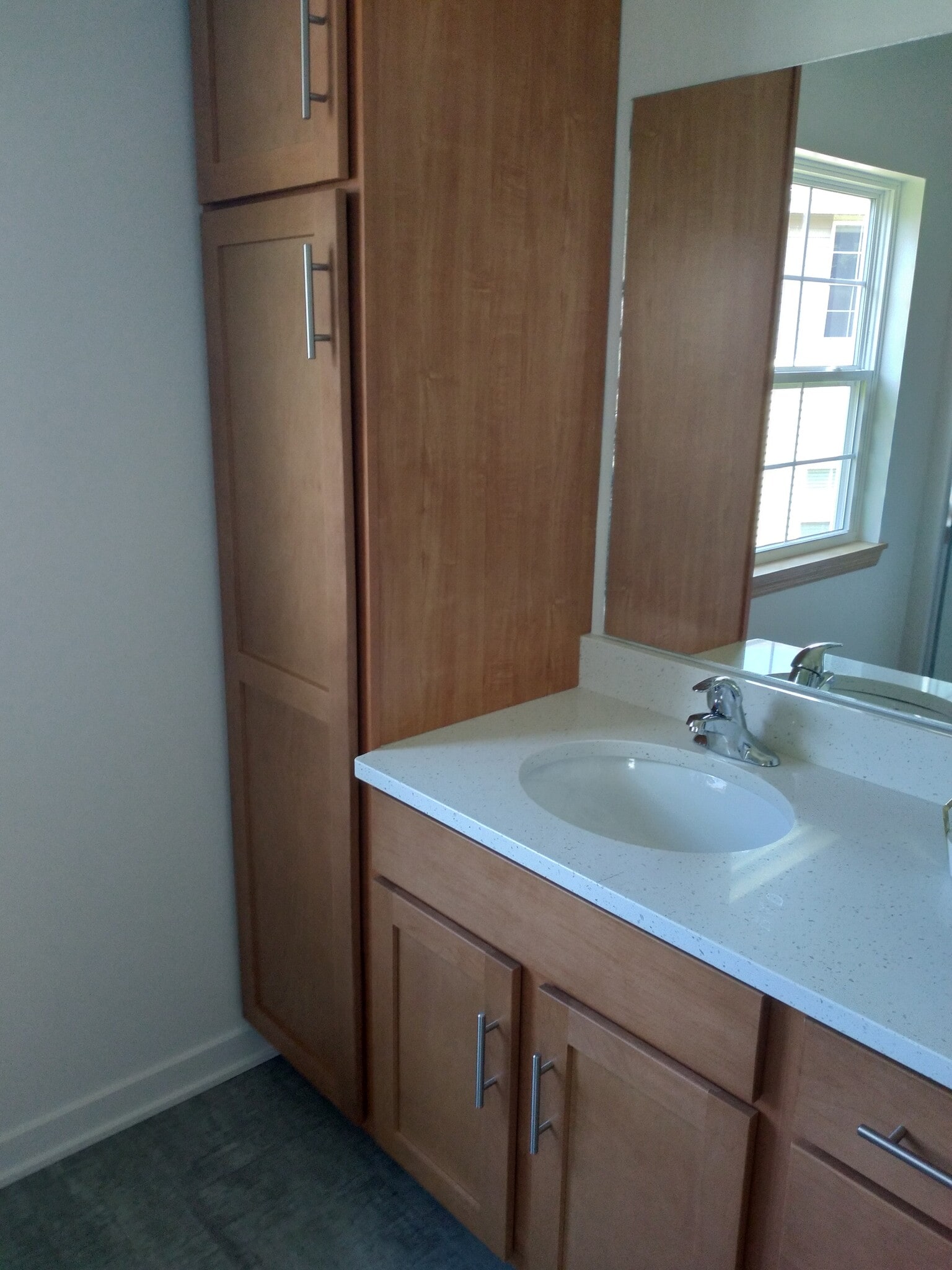 Building Photo - 2725 Pond Dr