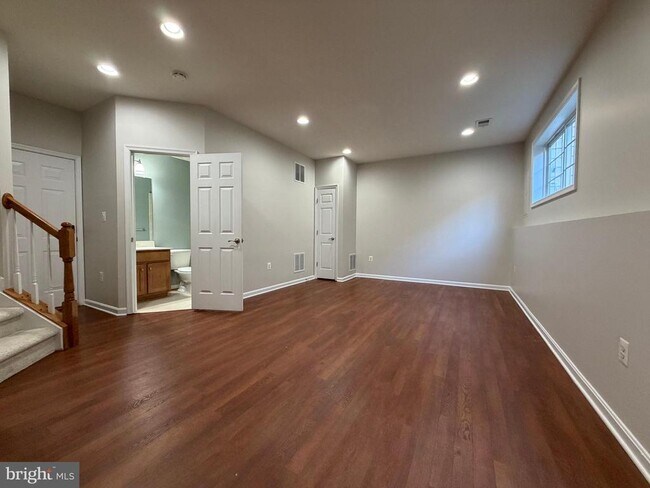 Building Photo - 5669 Faircloth Ct