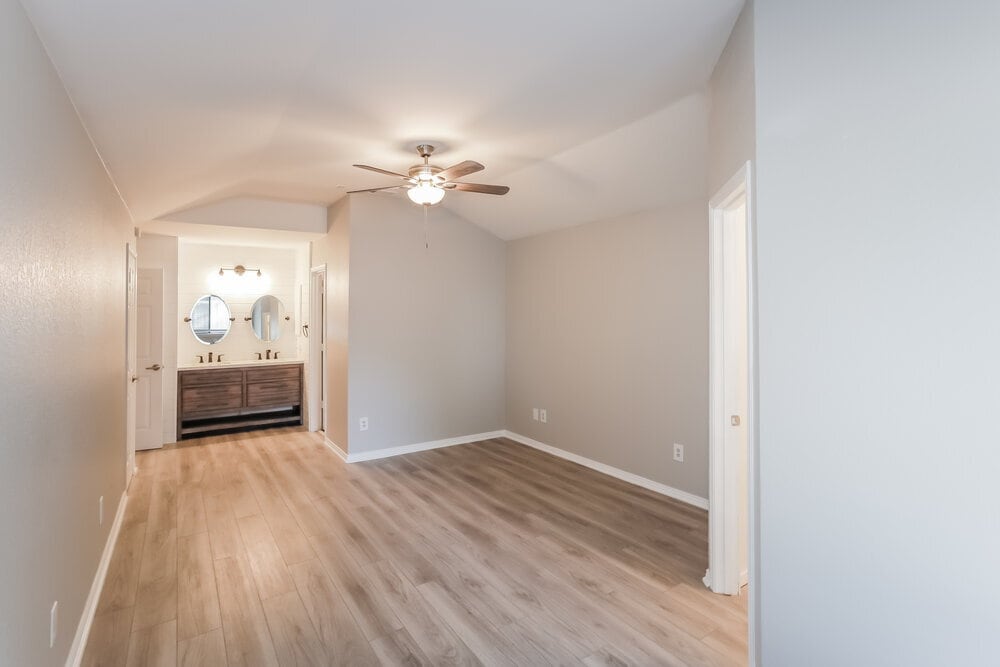 Building Photo - 216 Lantana Dr