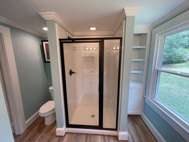 Building Photo - Cape Cod Style Housing in Pendleton!