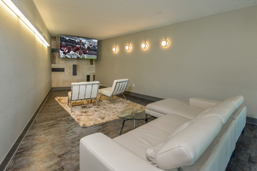 Mingle Room - Spyglass