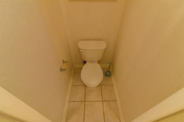 Building Photo - 9605 Pinehurst Dr