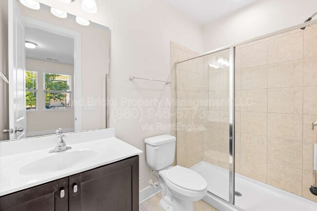 Building Photo - 2837 Ensemble Ct