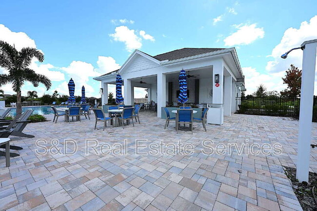 Building Photo - 5507 Freesia Dr