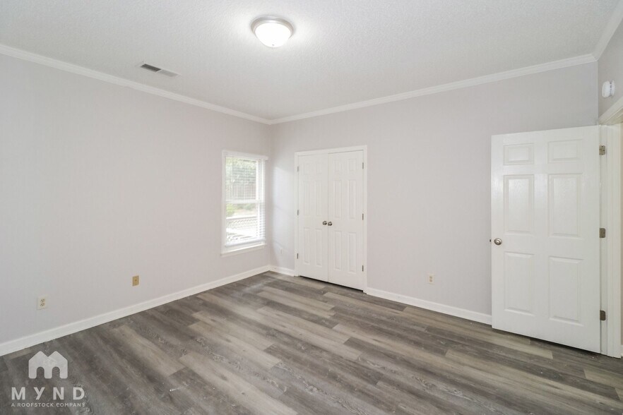 Building Photo - 1624 Wayside Cove