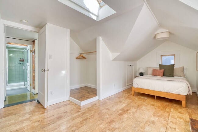 Building Photo - 1235 N Prescott St