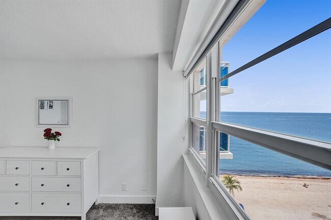 Building Photo - 3430 Galt Ocean Dr