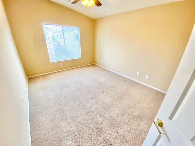 Building Photo - OVELY  2 BED ROOM 2 BATHROOM TOWNHOES LOCATED IN A GATED COMMUNITY IN HENDERSON
