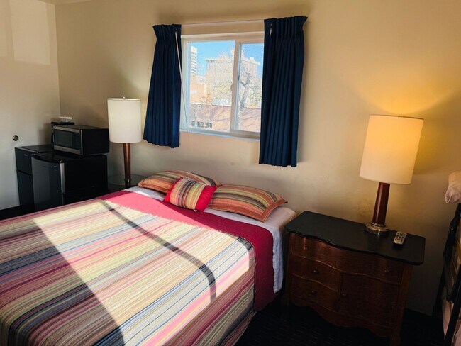 Building Photo - Furnished Studio Near Hospitals with WiFi, Cable TV and laundry