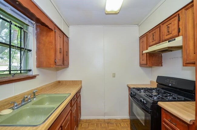 Building Photo - 5515 Flamingo Dr