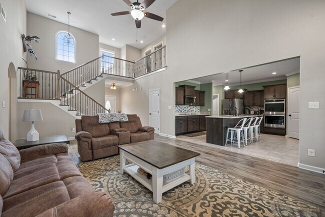 Building Photo - Beautiful Home in Summerfield Waiting to C...