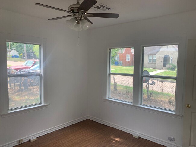 Building Photo - MAJOR PRICE DROP! Excellent home located in Kendall - Whittier!