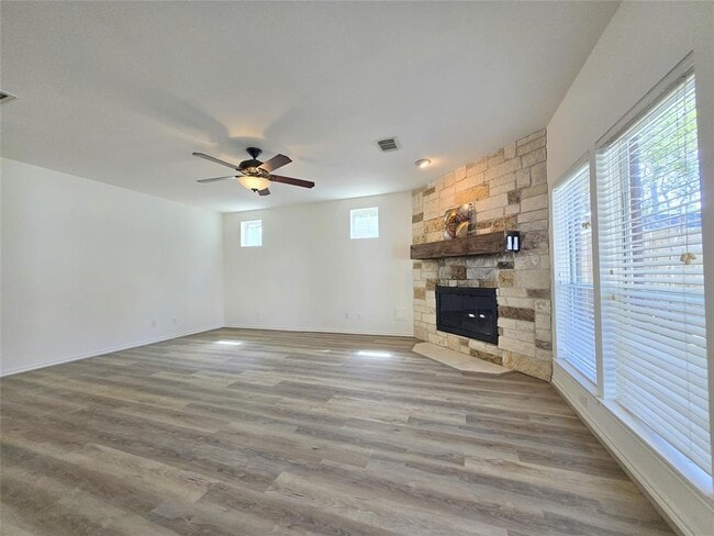 Building Photo - 6415 Taimer Ct