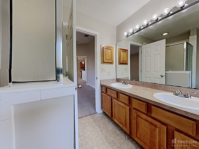 Building Photo - 3925 Hideaway Lane