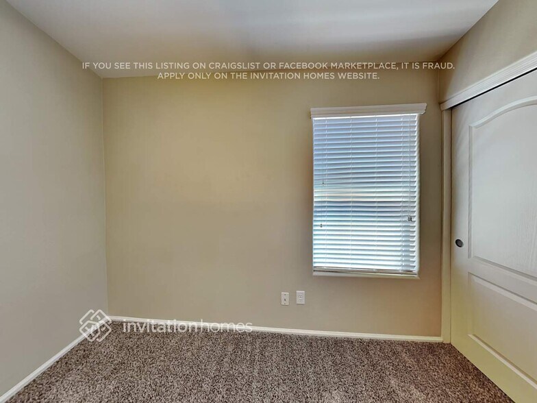 Building Photo - 1690 E Nancy Ave