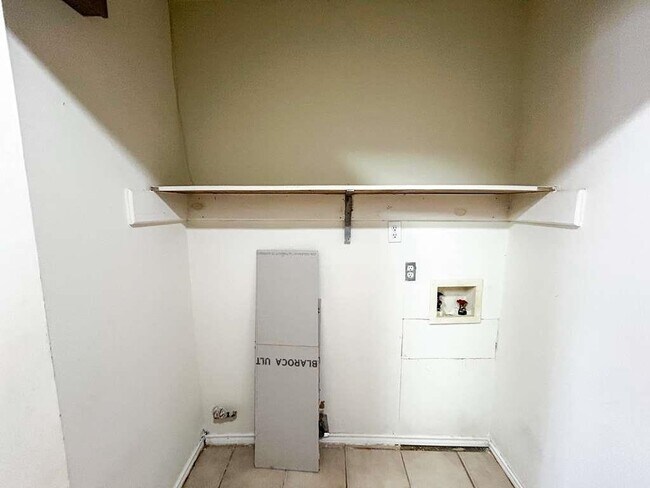 Building Photo - 402 Prescott Loop