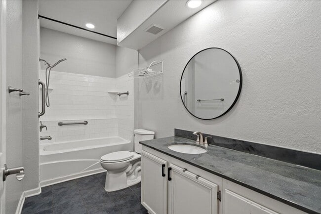 Building Photo - New Paint- 1 Bd Retreat, Community Pool, S...