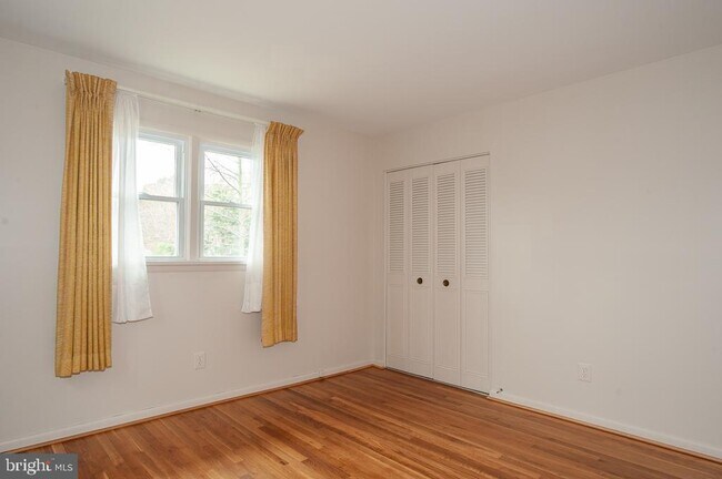 Building Photo - 5931 Peverill Dr