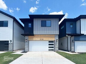 Building Photo - 33138 Willow Hts Ln