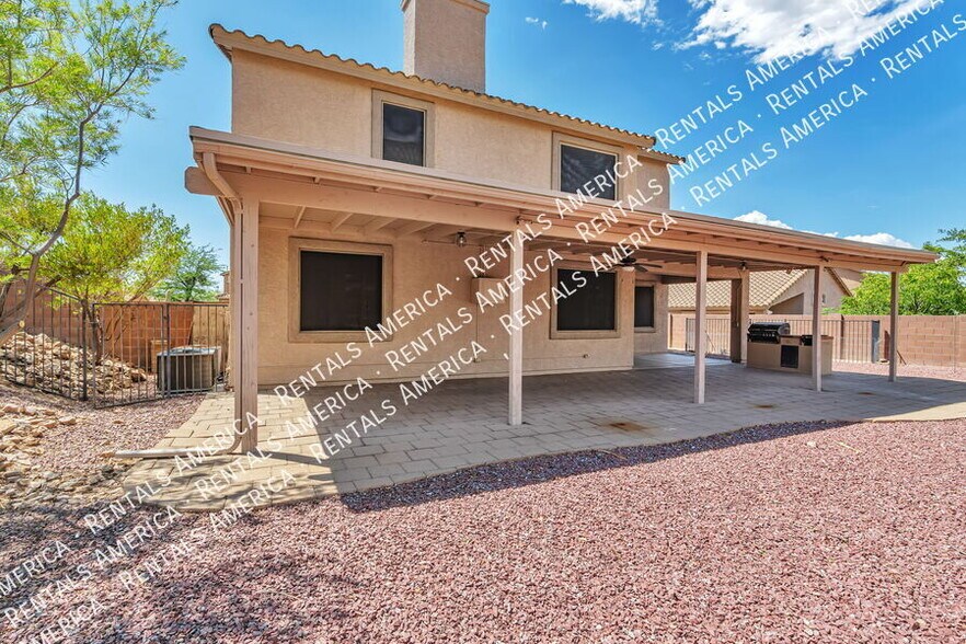 Building Photo - 10813 S Bear Table Tank Dr