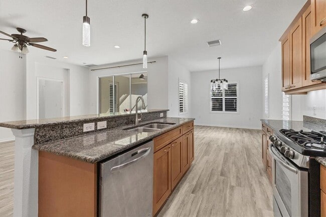 Building Photo - 4806 Lake Breeze Terrace