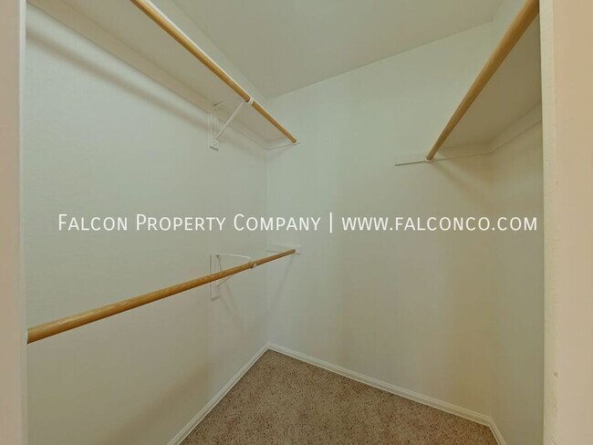 Building Photo - 4198 Vernal Cir