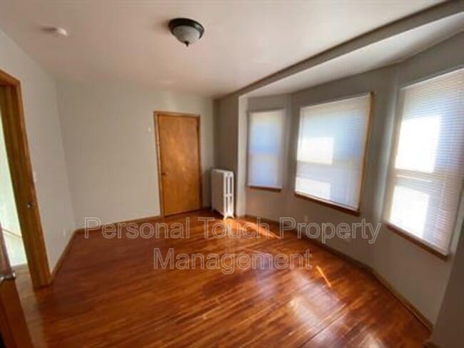 Building Photo - 1026 N University Dr