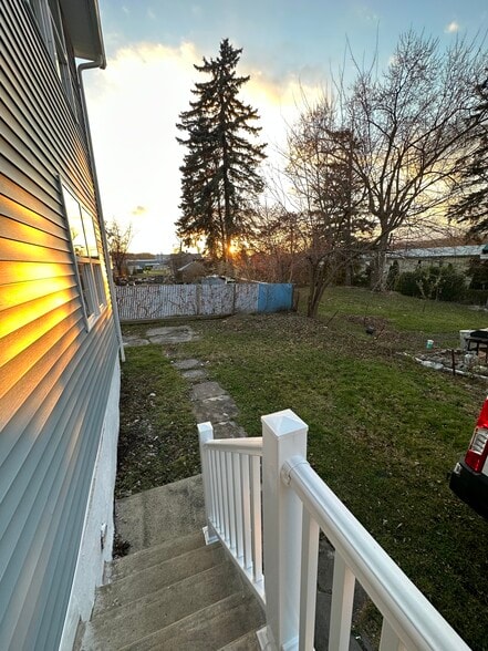 Building Photo - 316 Cherry St