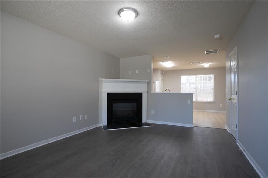 Building Photo - 645 Stadler Pointe