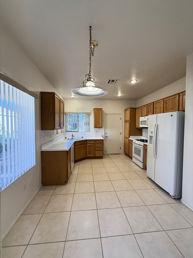 Building Photo - 2152 Indigo Creek Ave