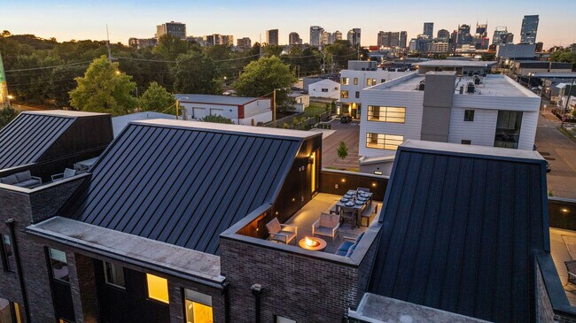 Building Photo - 1117 3rd Ave S