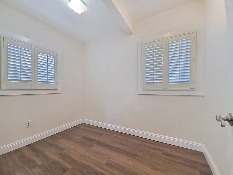 Building Photo - 3819 S Van Ness Ave