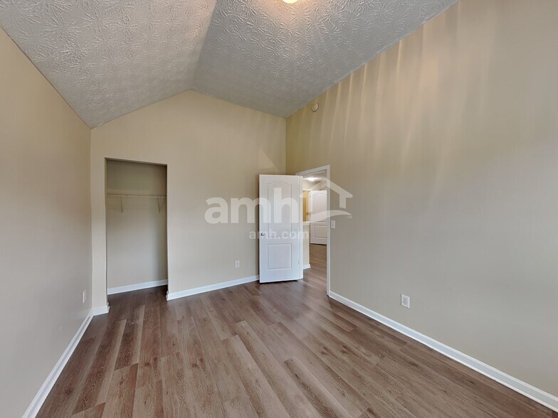 Building Photo - 131 Cottonbelle Dr