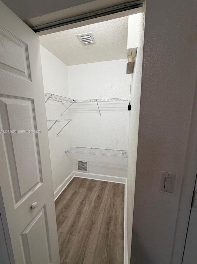 Building Photo - 8366 SW 29th St