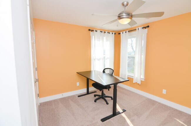 Building Photo - Stunner in East