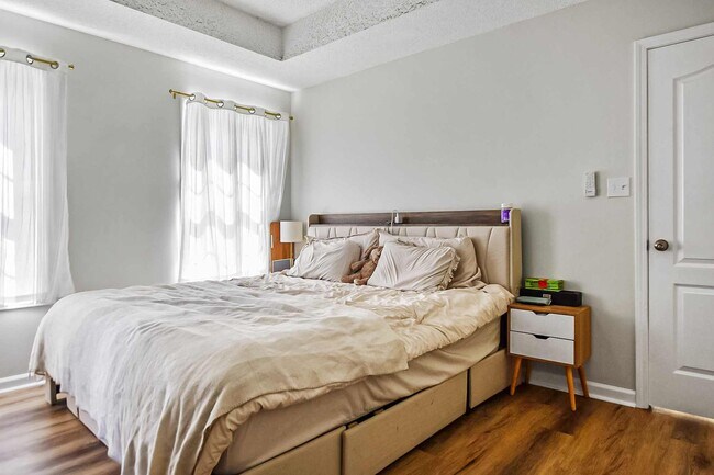 Building Photo - Pet Friendly Three Bedroom!