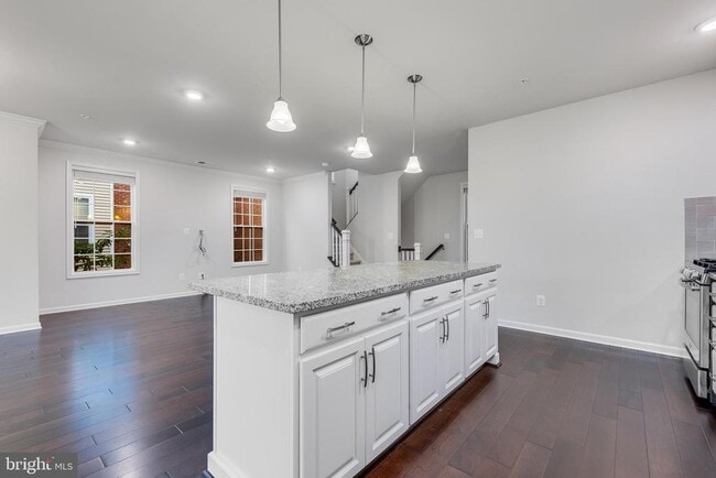 Building Photo - 23290 Milltown Knoll Square