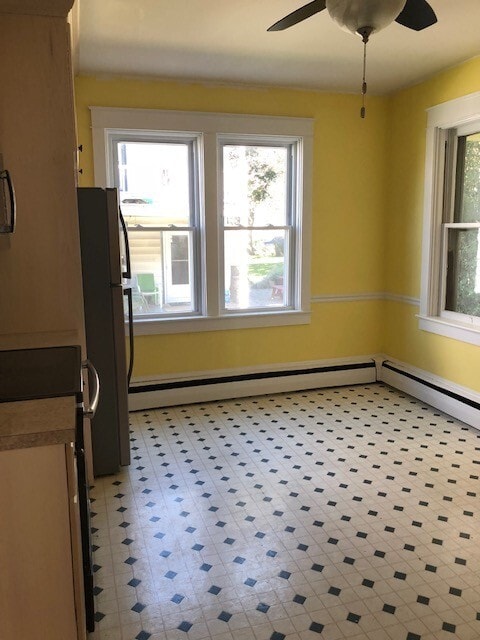 Building Photo - 1359 W Main St