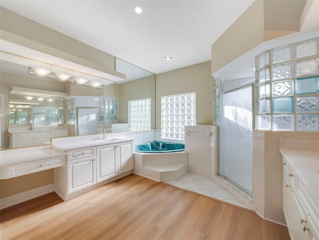 Building Photo - 7871 Canyon Lake Cir