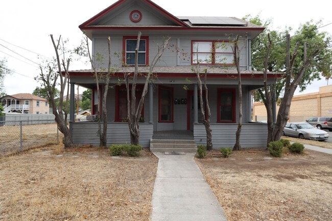 Building Photo - 3907 Chestnut St