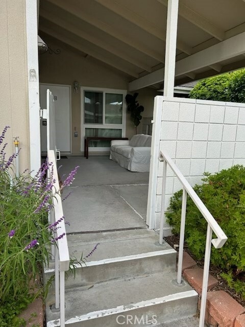 Building Photo - 542 Via Estrada