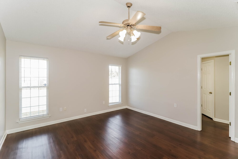 Building Photo - 1708 Cherry Creek Dr